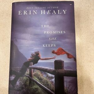 Erin Healy - The Promises She Keeps (Purple Cover with Red Scarf)